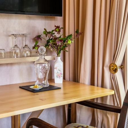 Olive Rabbit - Boutique Bed & Breakfast Туранги Екстериор снимка